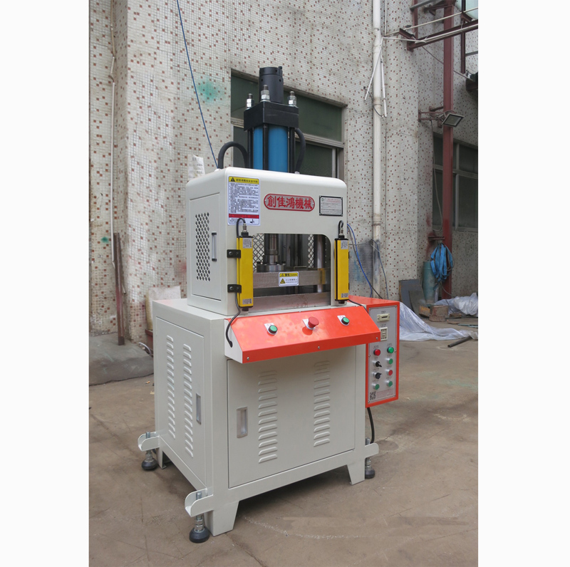 ���������͉��C